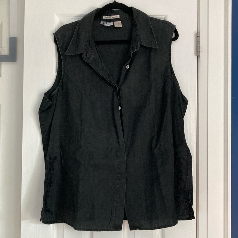 🎉2/$20🎉 Vintage Black Sleeveless Irish Linen Top